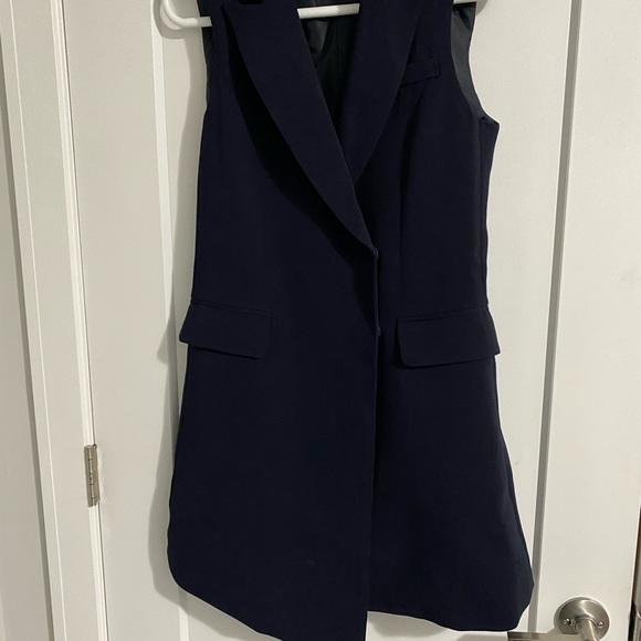 Asymmetrical Sleeveless Blazer - Picture 5 of 5